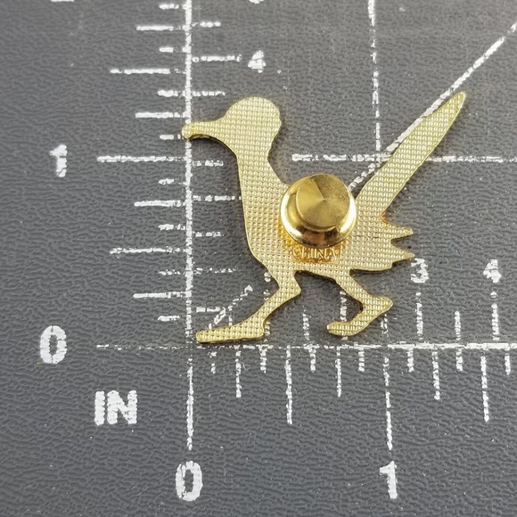Greater Roadrunner Bird Enamel Lapel Pin Animal Jewelry Black Blue Red White - Picture 3 of 4